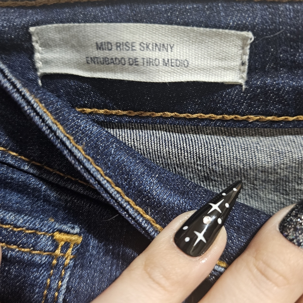 Universal Threads Jeans - Picture 4 of 4